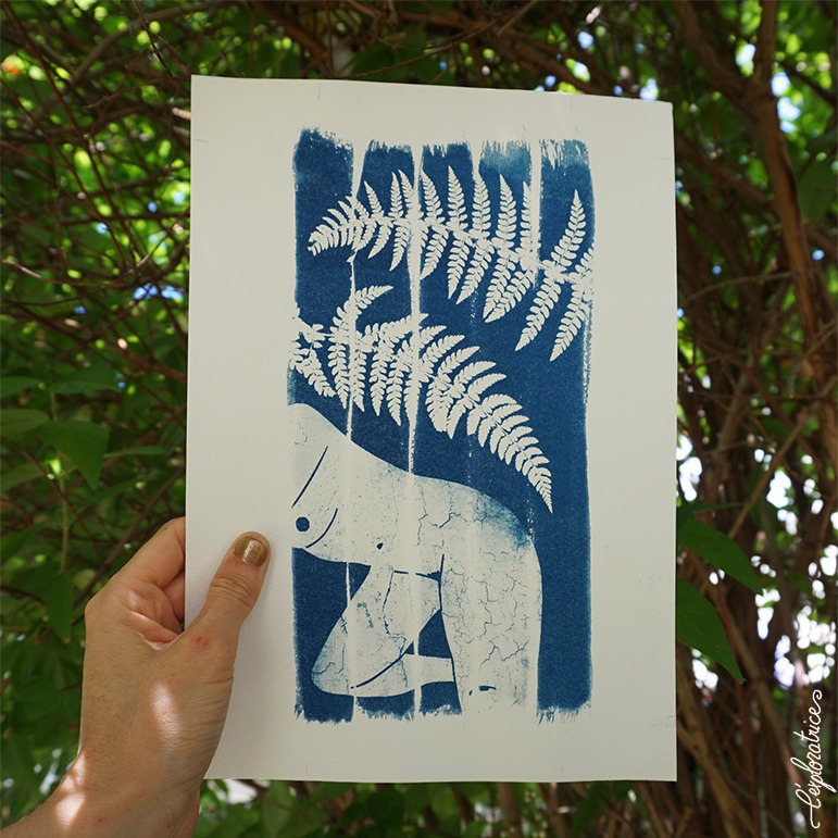 femme fougère dans les arbres 2